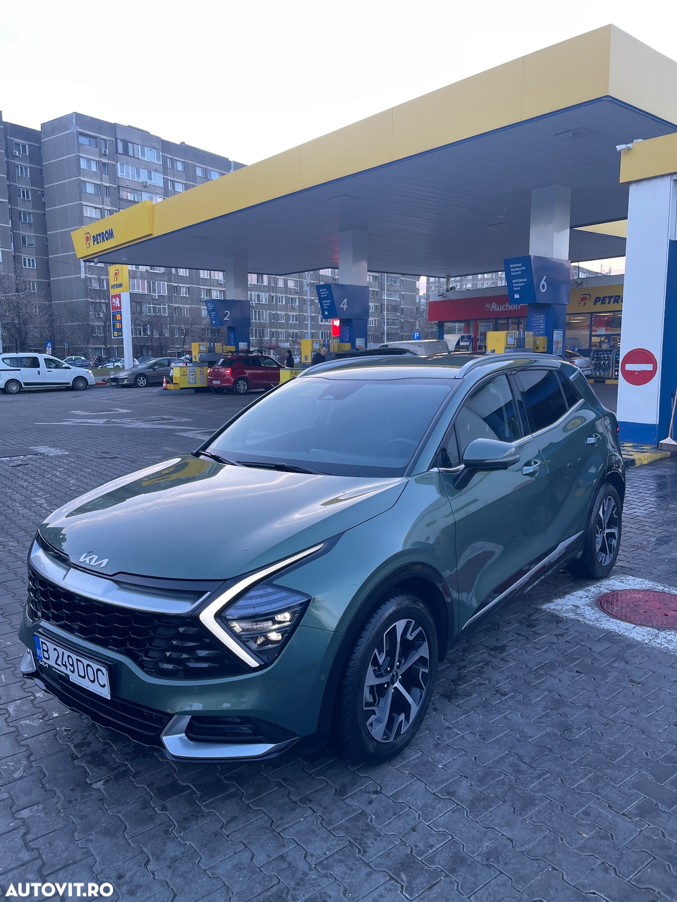 Kia Sportage 1.6 T-GDI HEV 6AT 4x4 Business Line - 2