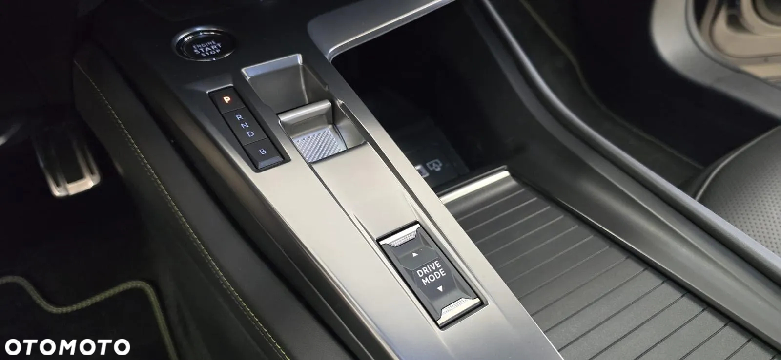 Peugeot 408 1.6 Plug-In Hybrid 225 GT EAT8 - 18