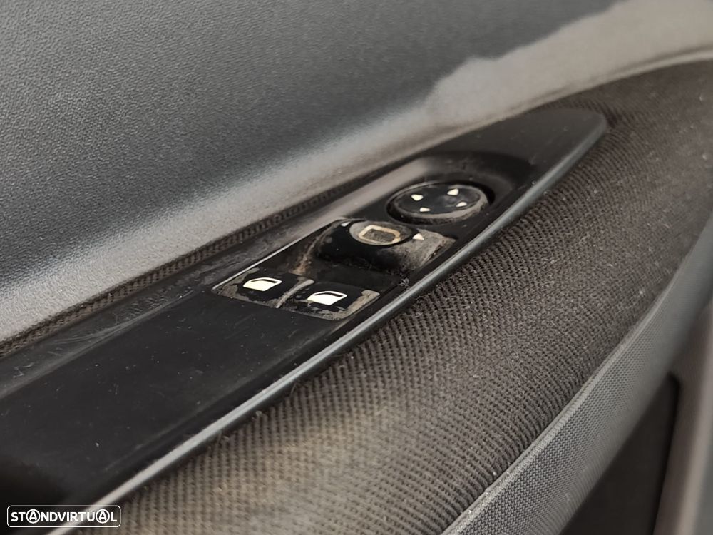 Citroën C4 1.6 HDi 110 VTR Pack - 18