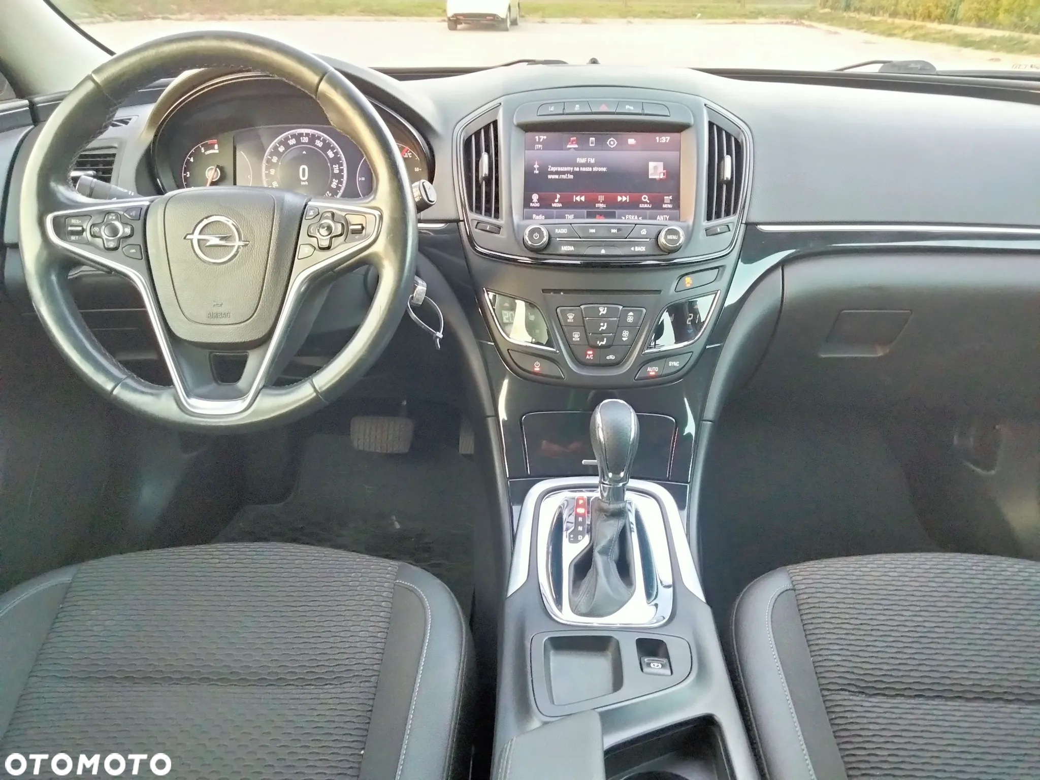 Opel Insignia - 35