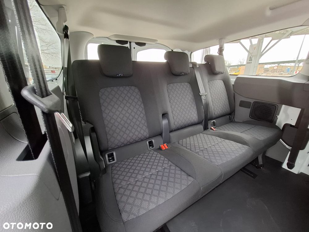 Volkswagen Transporter Kombi L2H1 M1 - 9