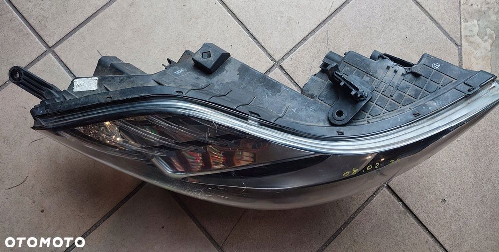 Lampa przód przednia prawa 92102-1KXXX Hyundai IX20 IX-20 - 2