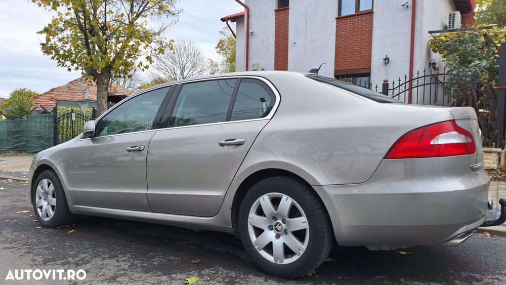 Skoda Superb 2.0 TDI Elegance DSG - 14