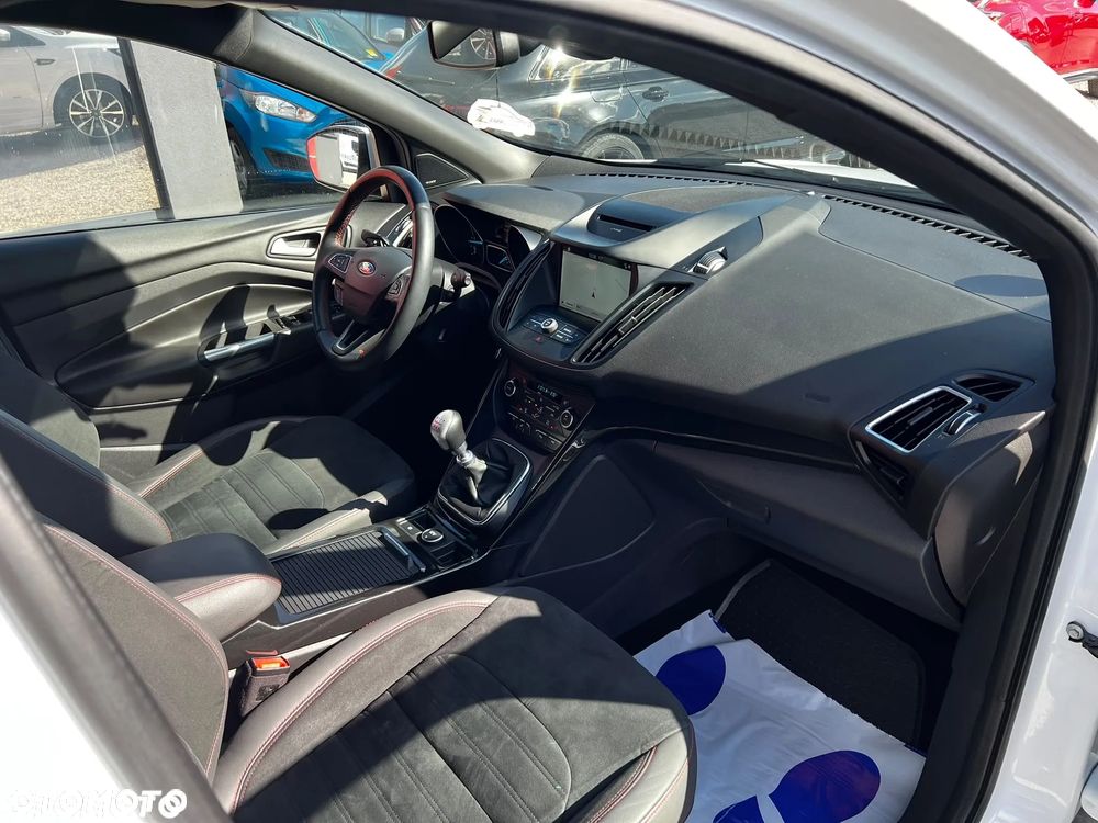 Ford Kuga 2.0 TDCi 4x4 ST-Line - 6