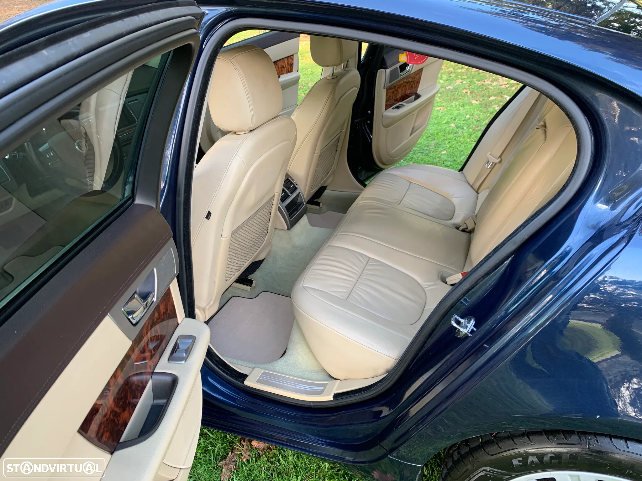 Jaguar XF 3.0 D V6 Premium Luxury - 6