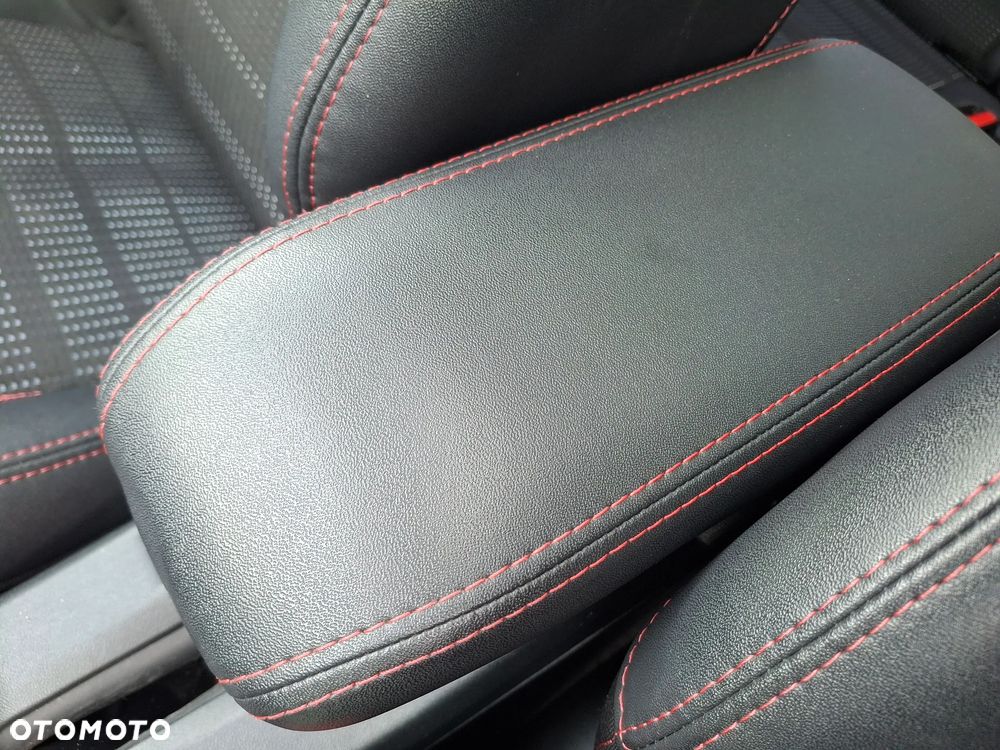 Peugeot 2008 - 12