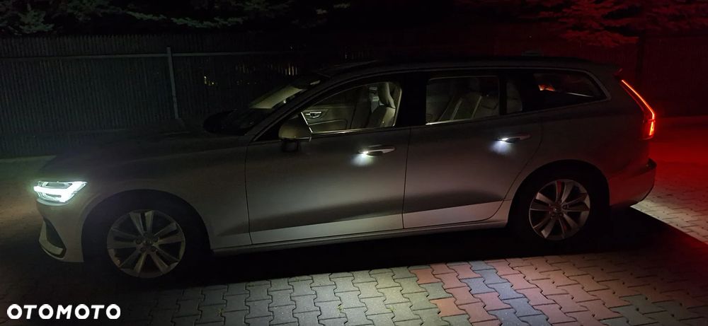 Volvo V60 B3 B Momentum Pro - 38