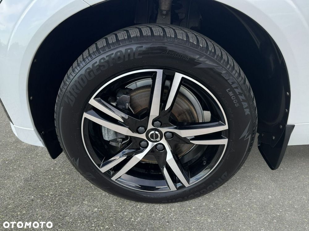 Volvo XC 60 T8 Plug-In Hybrid AWD Plus Dark - 11