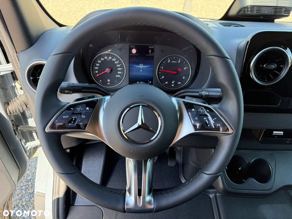 Mercedes-Benz Sprinter - 35