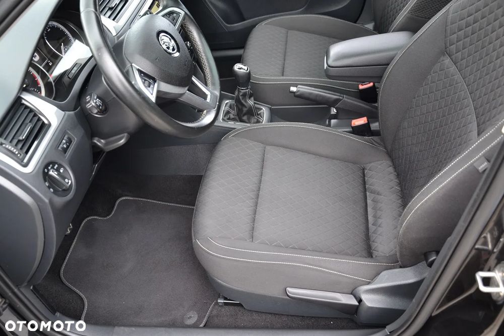 Skoda RAPID 1.6 TDI DPF Edition - 13