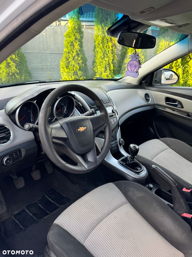 Chevrolet Cruze - 23