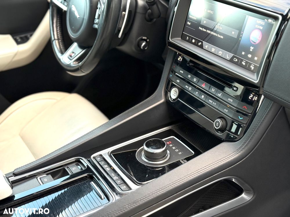 Jaguar F-Pace 30d AWD S - 5