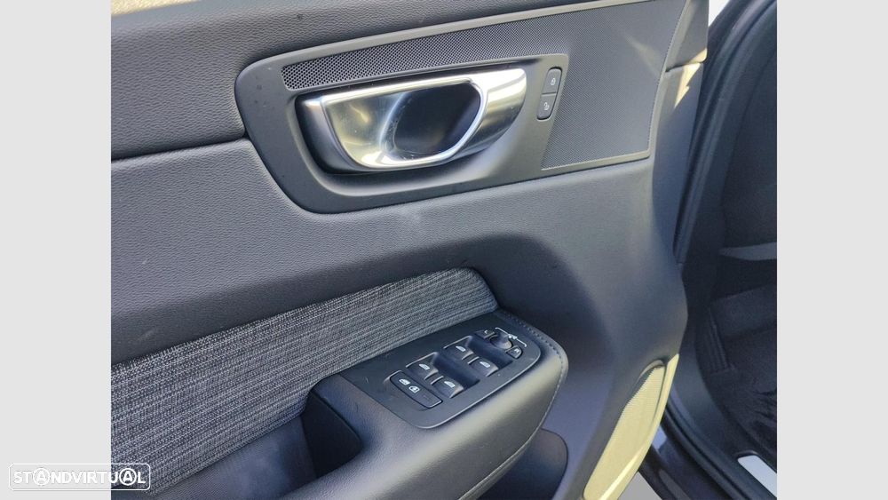 Volvo XC 60 2.0 T6 PHEV Core AWD - 12