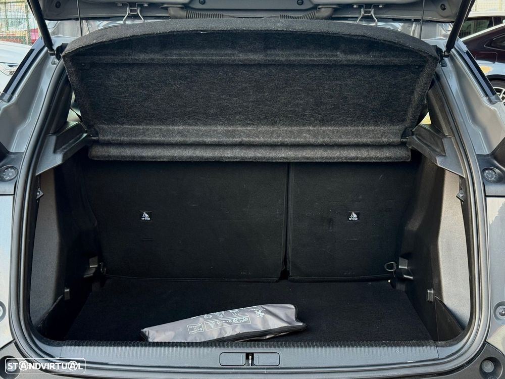 Peugeot 2008 1.2 PureTech Active Pack - 17