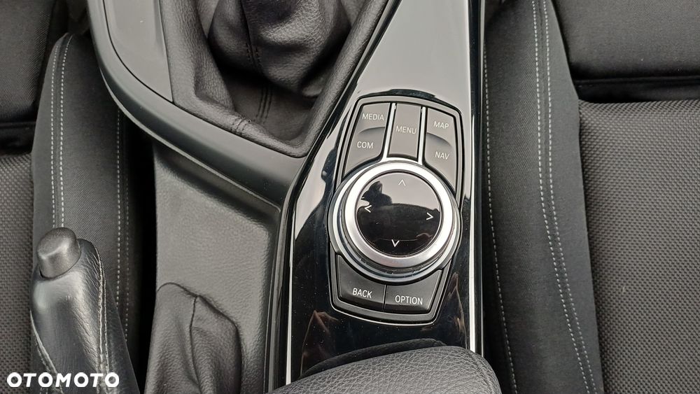 BMW Seria 1 118i - 24