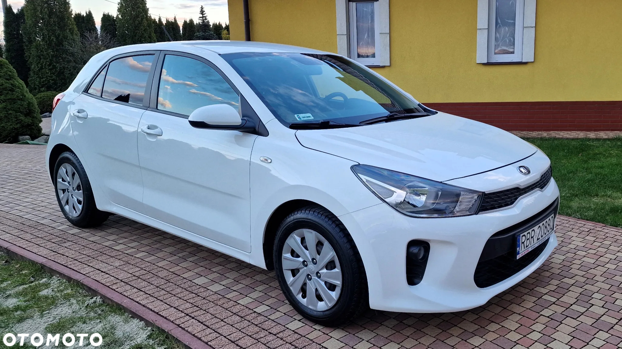 Kia Rio 1.2 M - 10