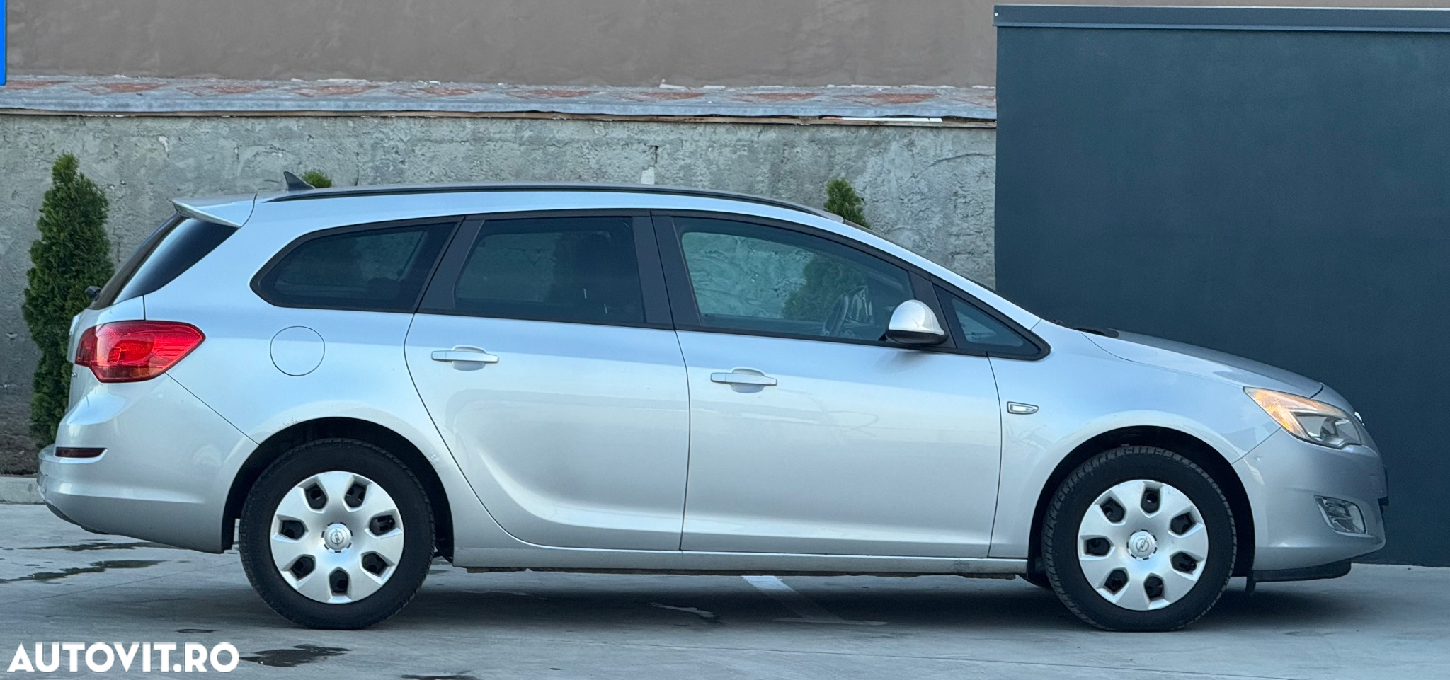 Opel Astra 1.7 CDTI DPF Sports Tourer Design Edition - 27