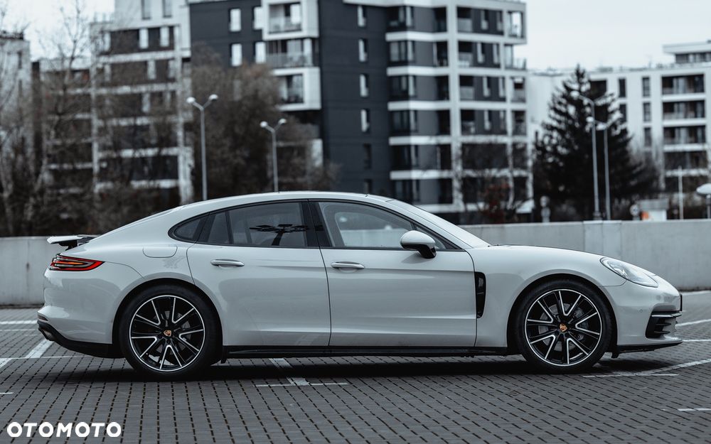 Porsche Panamera 4S - 6