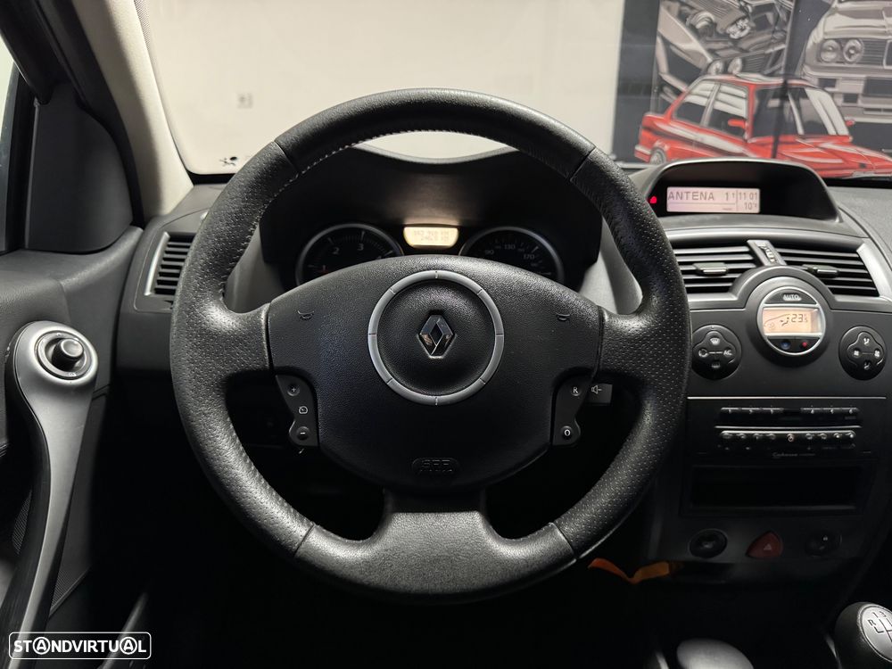 Renault Mégane Sport Tourer - 8