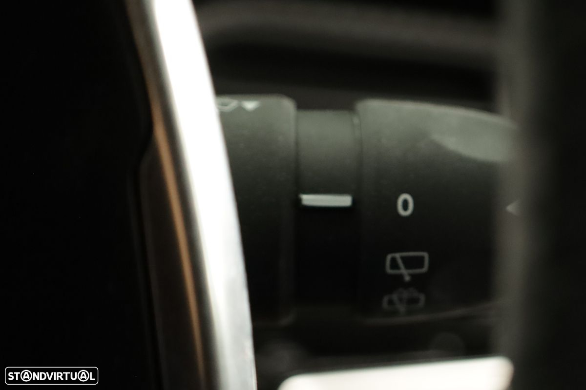 Peugeot 2008 1.2 PureTech Allure EAT8 - 19