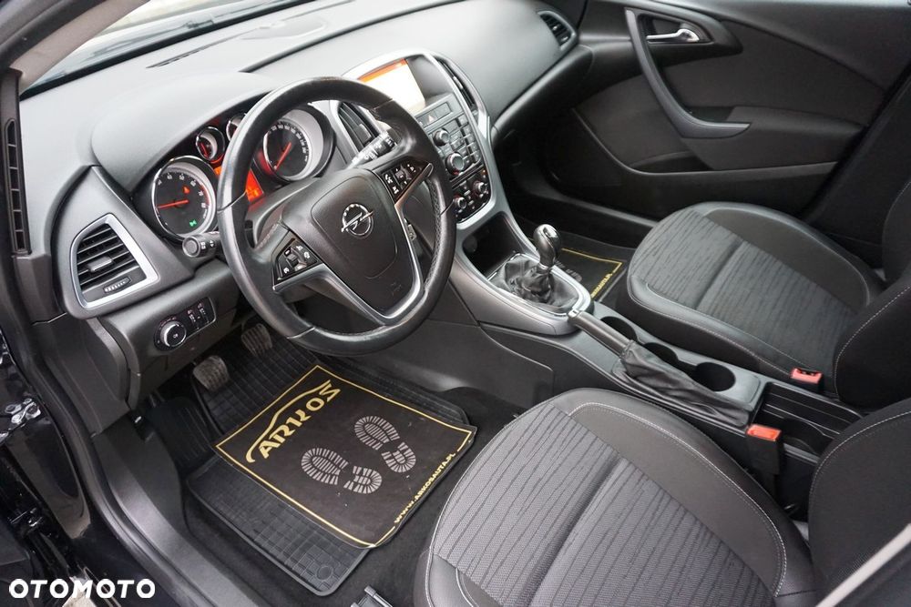 Opel Astra 1.4 Turbo Cosmo - 25