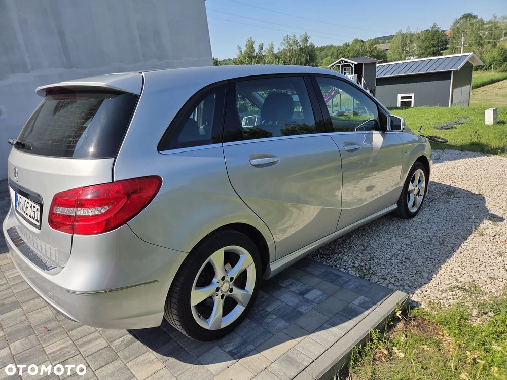 Mercedes-Benz Klasa B 180 BlueEFFICIENCY Edition Style - 27