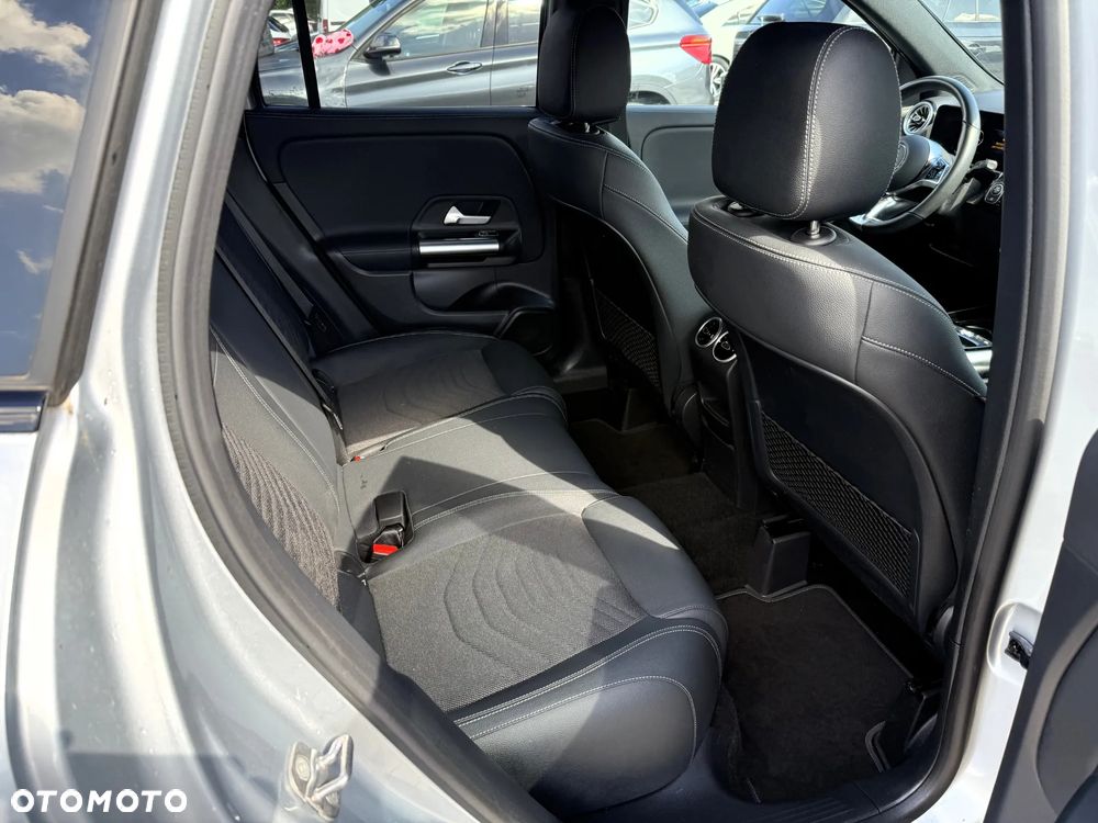 Mercedes-Benz GLA 220 4Matic 8G-DCT Special Edition - 13