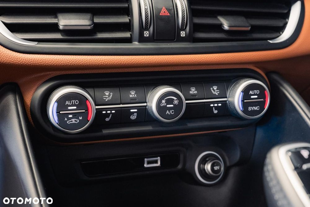 Alfa Romeo Giulia 2.0 Turbo Veloce Q4 - 26