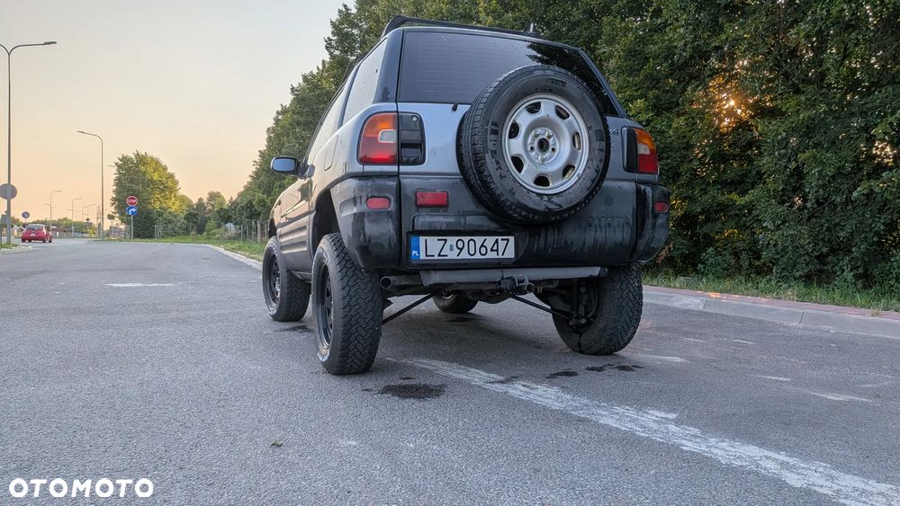Toyota RAV4 2.0 - 11