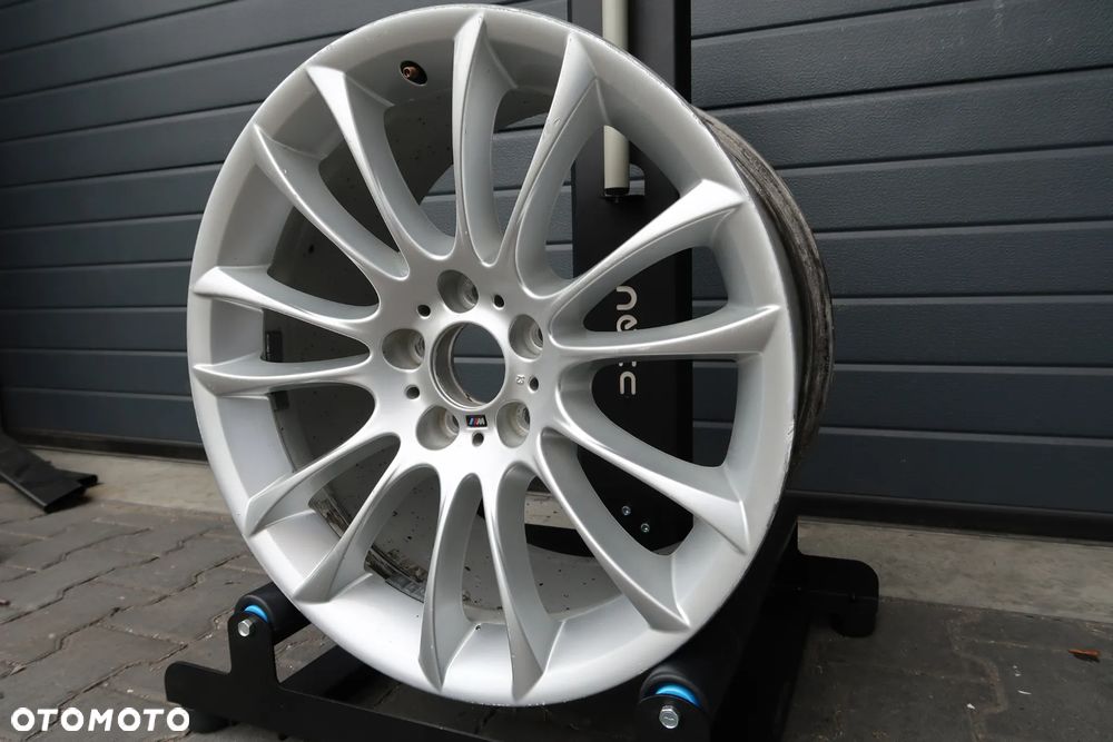 011 Felga BMW 7841822 9,5x19et13 - 2