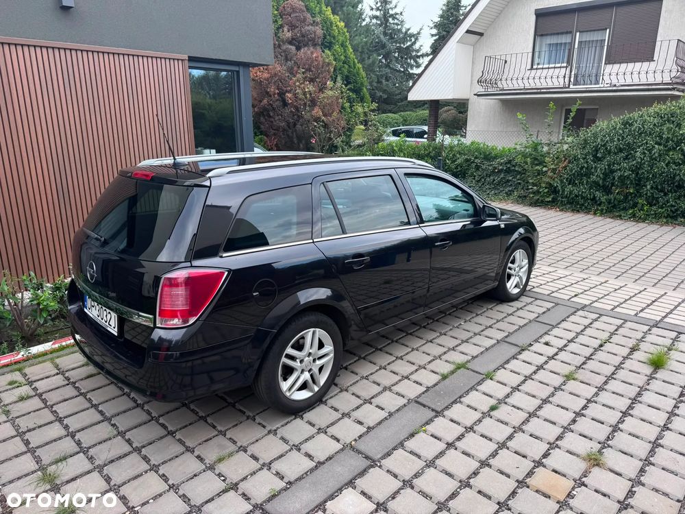 Opel Astra 1.9 CDTI Cosmo - 11
