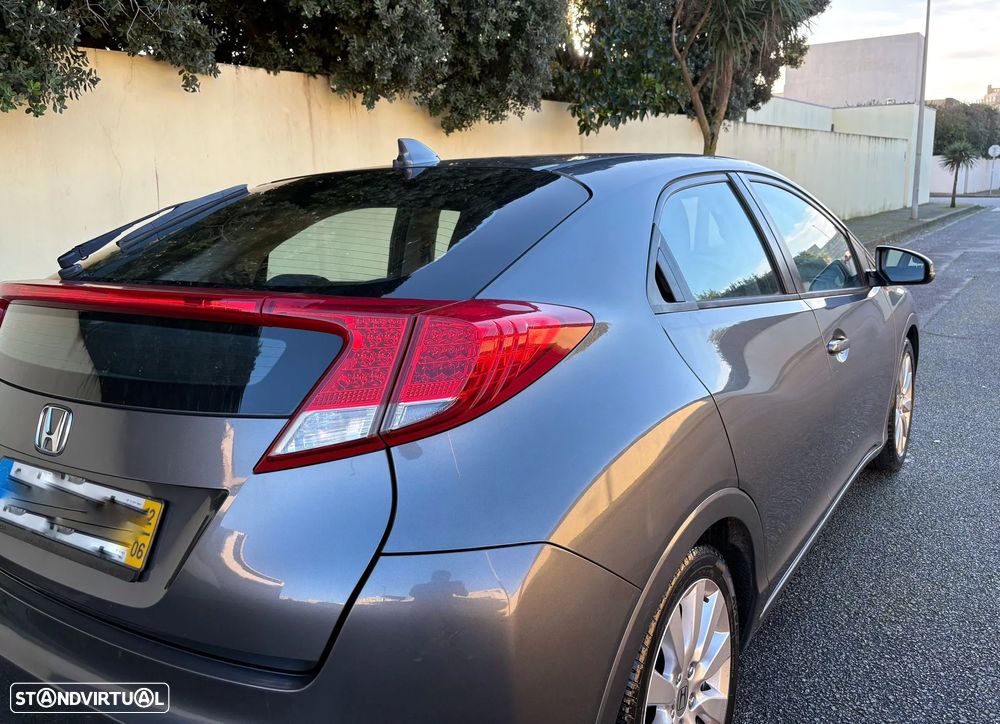 Honda Civic 1.4 i-VTEC Sport - 24