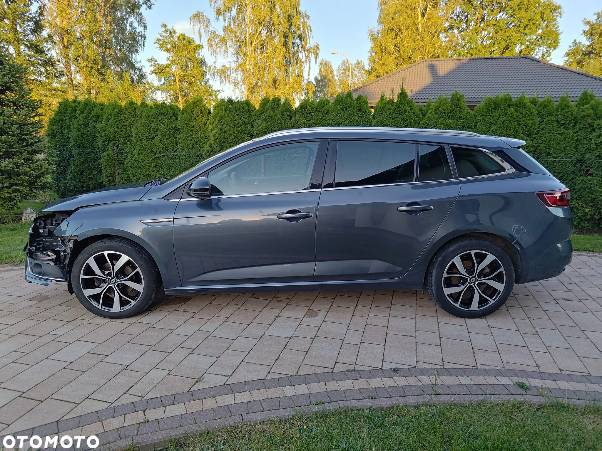 Renault Megane Grandtour TCe 140 GPF LIMITED - 5