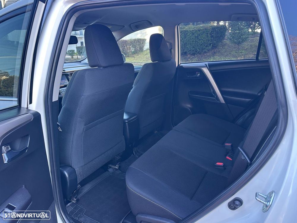 Toyota RAV4 2.0 D-4D Comfort - 14