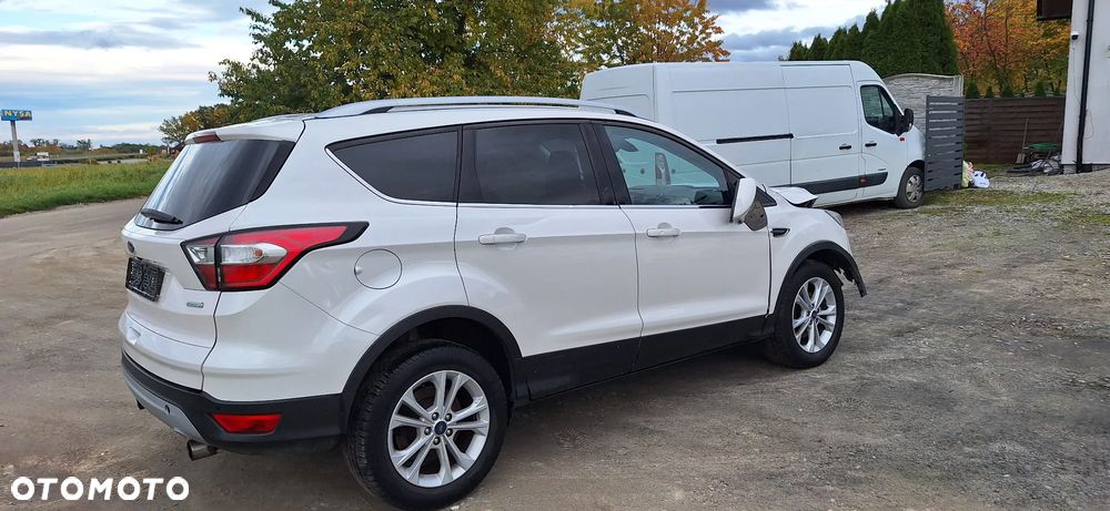 Ford Kuga 1.5 EcoBoost 2x4 Titanium - 1