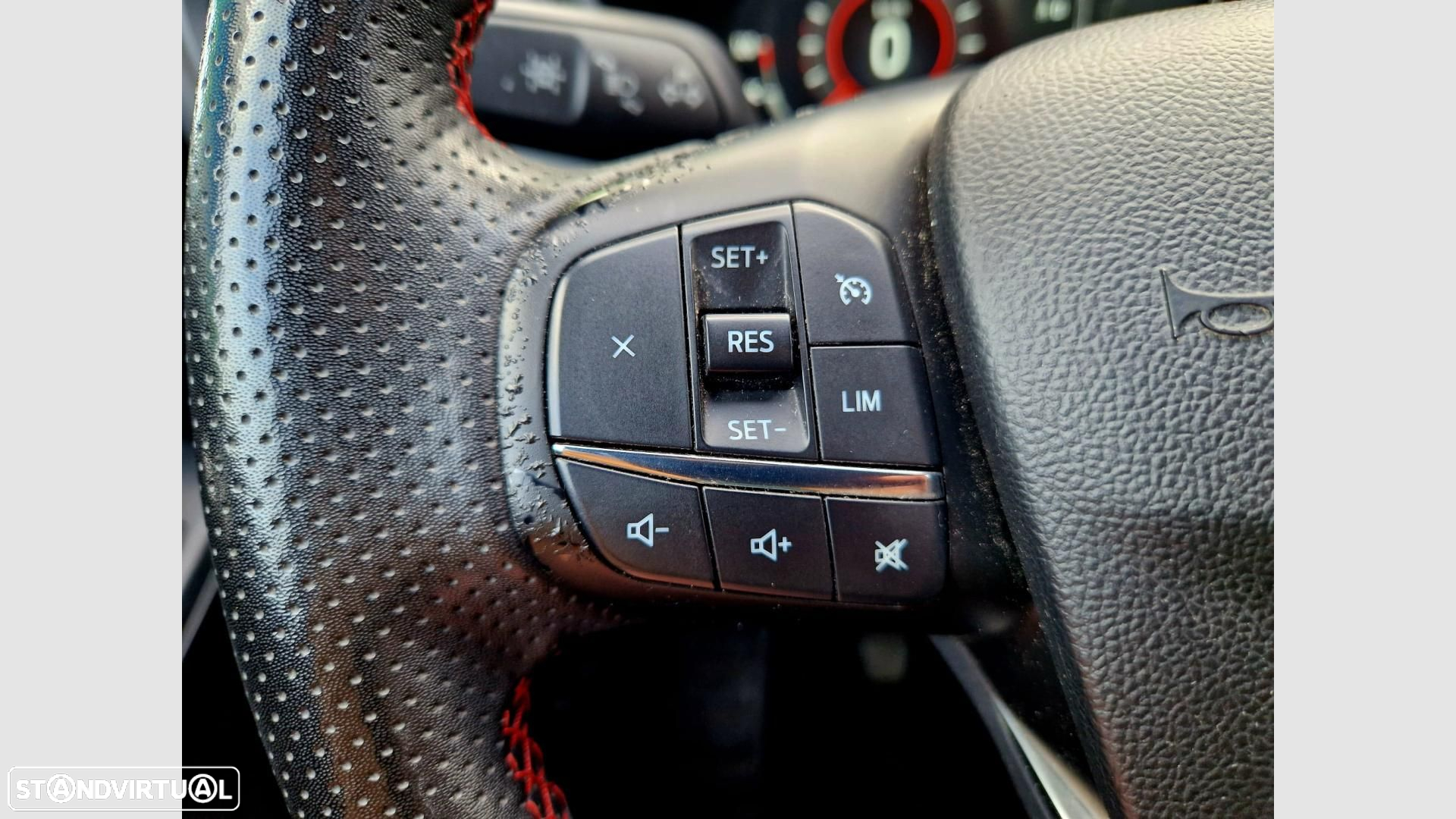 Ford Kuga 1.5 EcoBoost ST-Line - 14