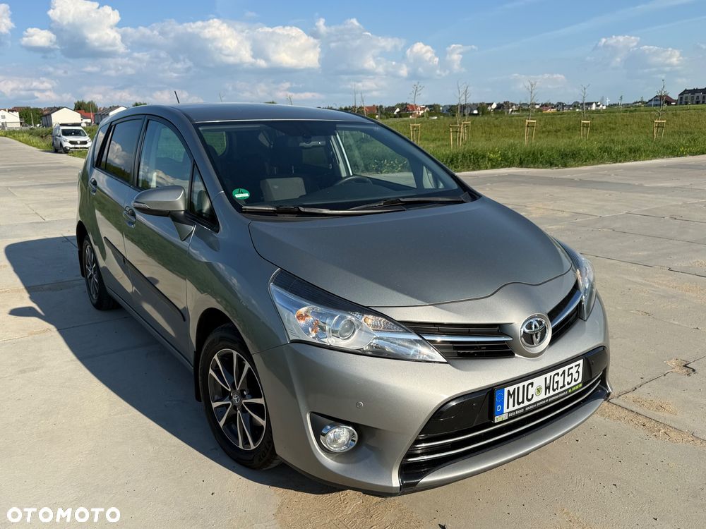 Toyota Verso 2.0 D-4D 5-Sitzer Executive - 18