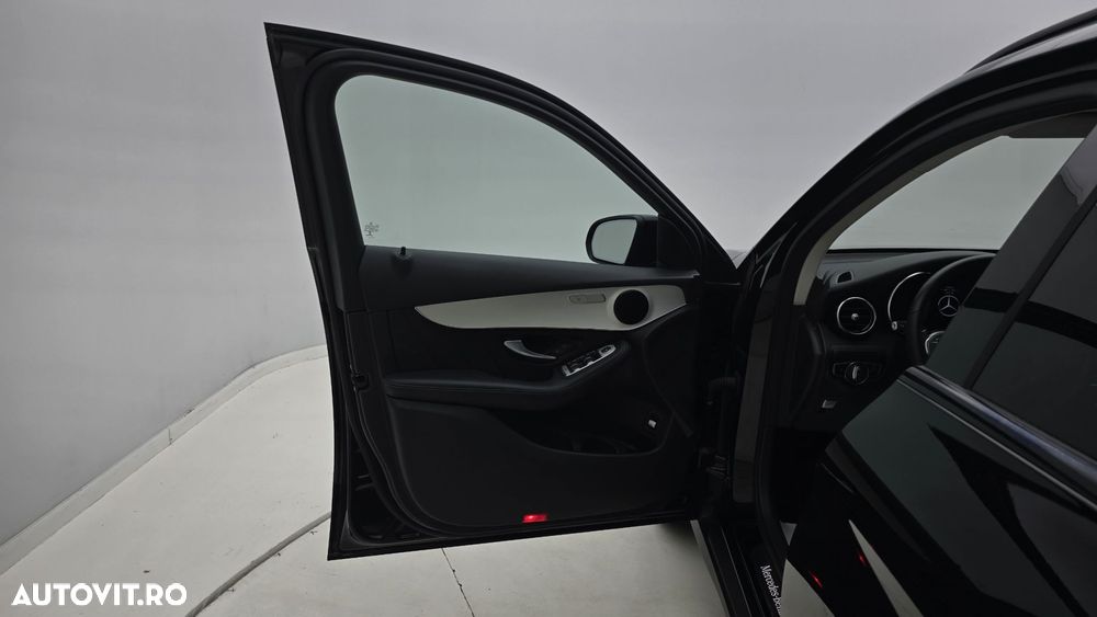 Mercedes-Benz GLC - 12