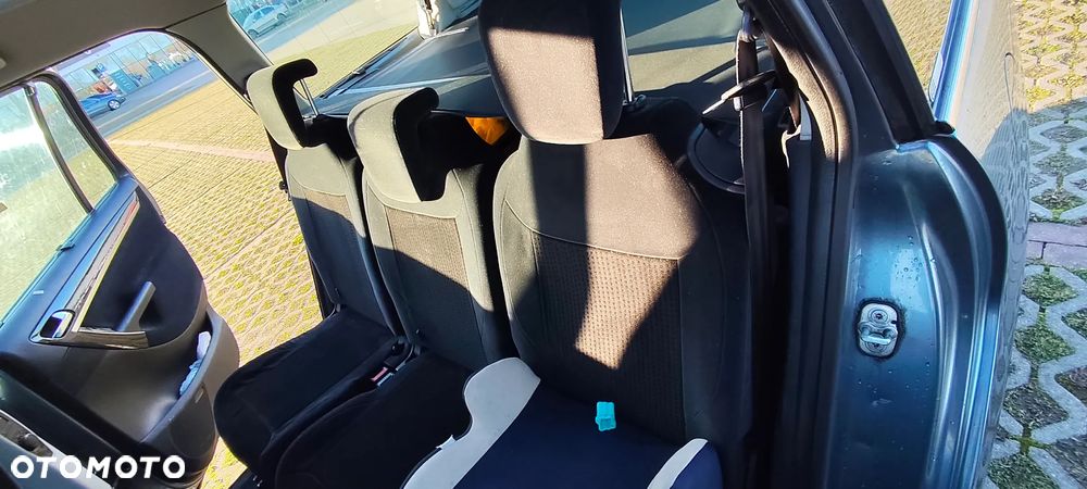 Citroën C4 Grand Picasso - 11