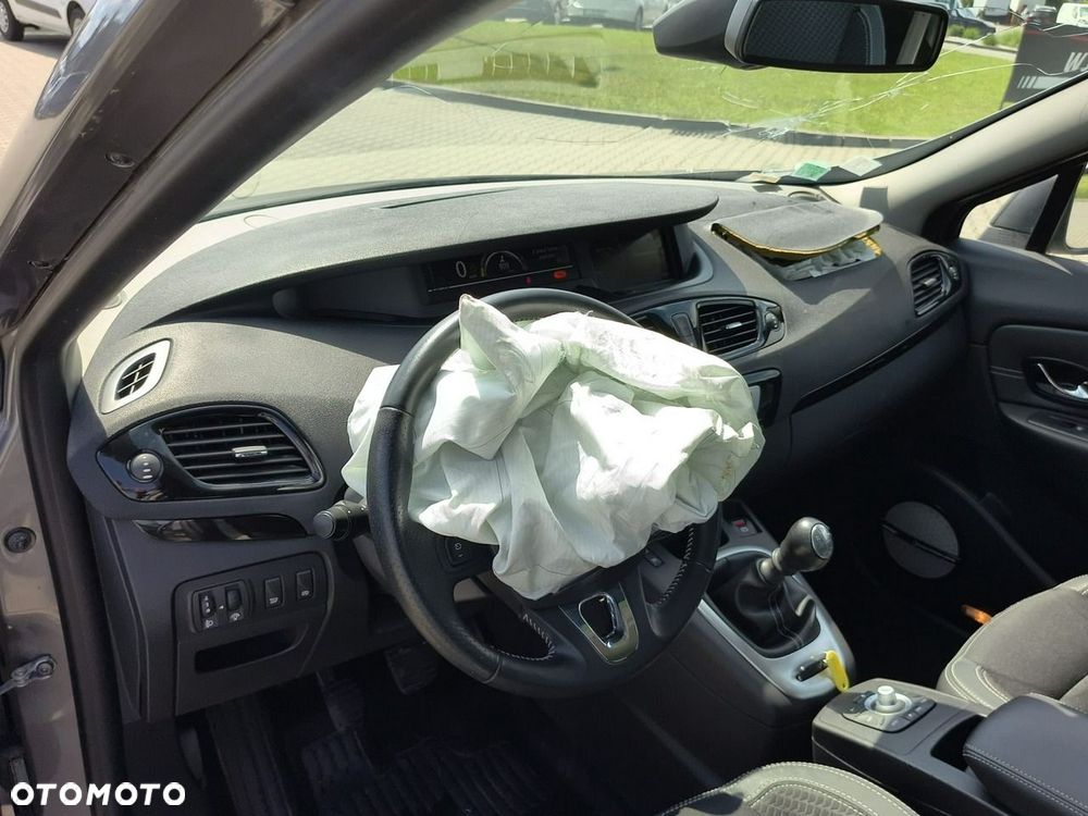 Renault Grand Scenic - 10