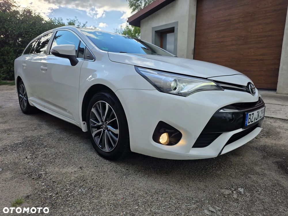 Toyota Avensis - 2