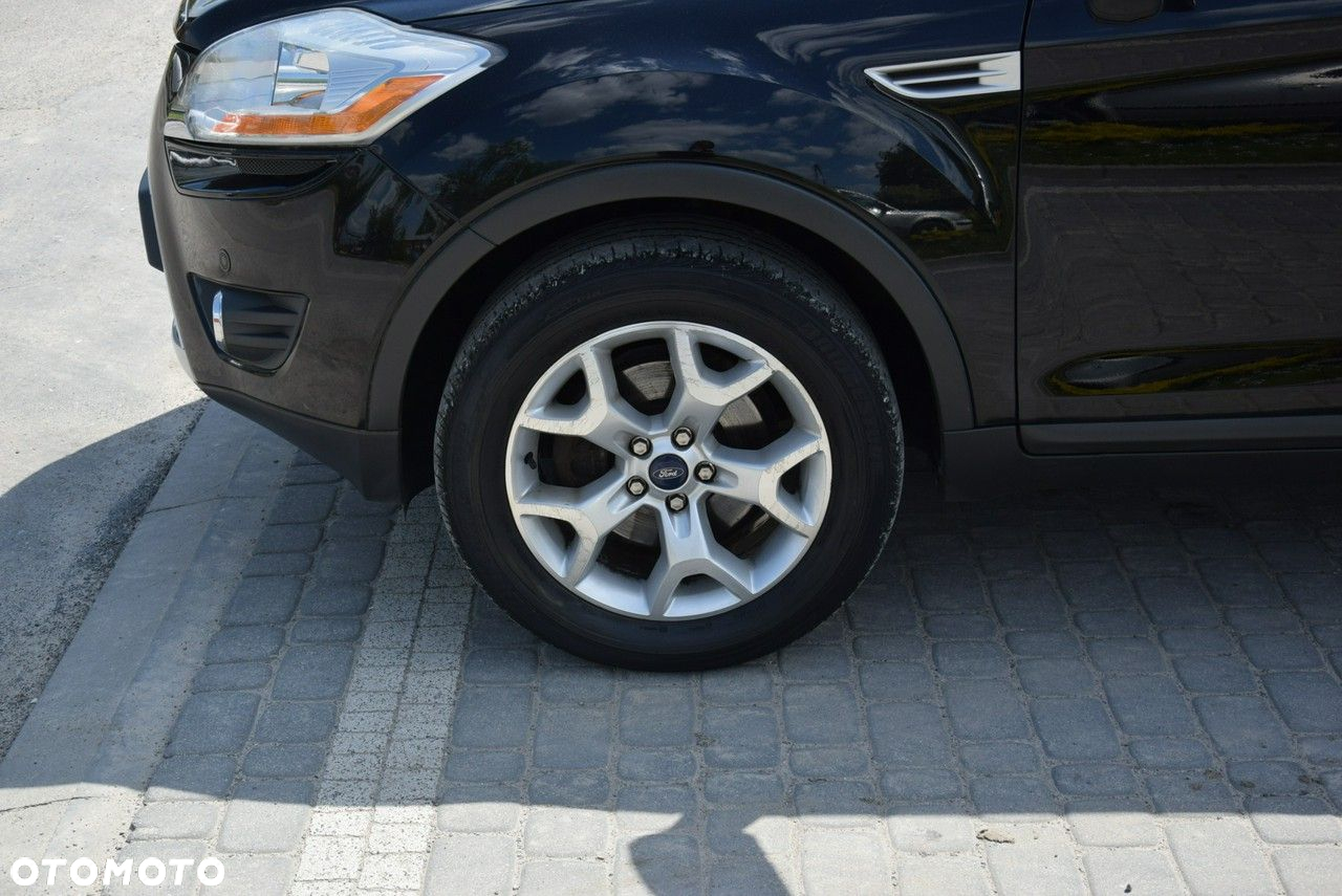 Ford Kuga 2.0 TDCi 2x4 Titanium - 10