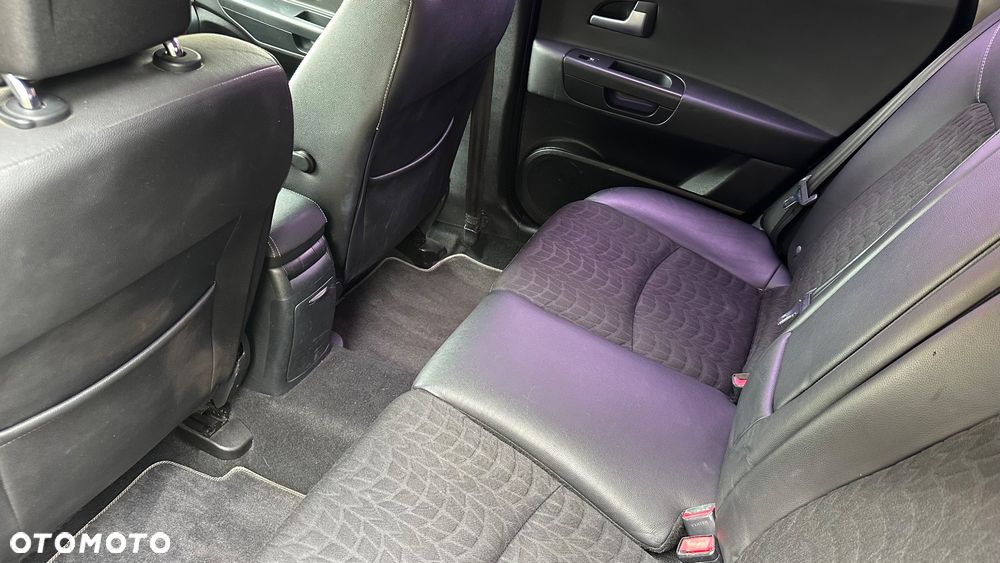 Kia Ceed - 14