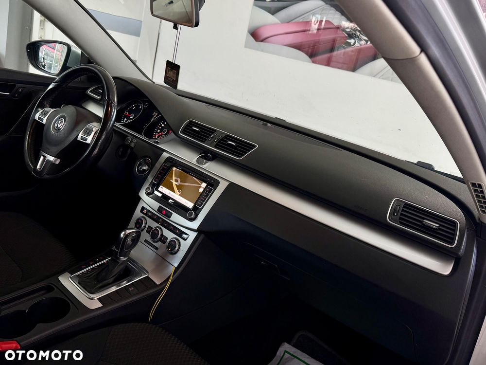 Volkswagen Passat 2.0 TDI Highline DSG - 31