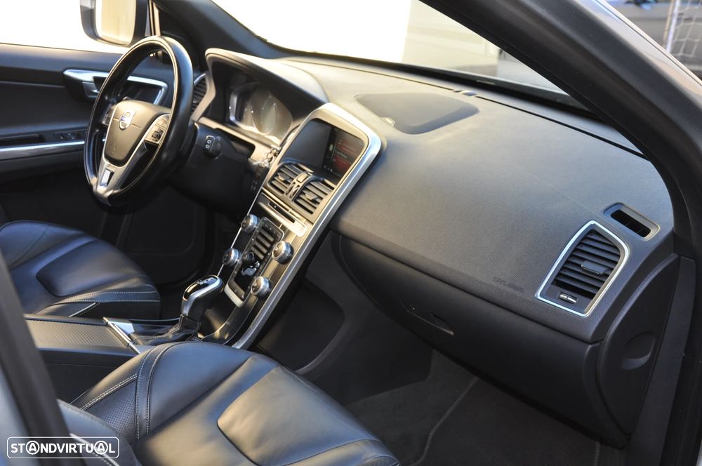 Volvo XC 60 2.0 D4 R-Design Summum Geartronic - 50
