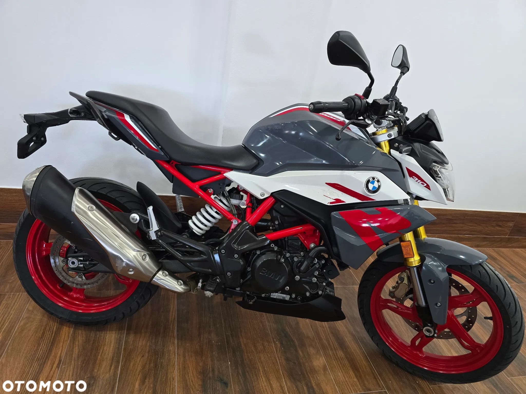 BMW G - 1