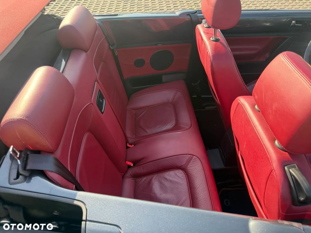 Volkswagen New Beetle - 22