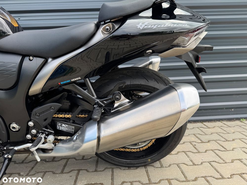 Suzuki GSX - 19