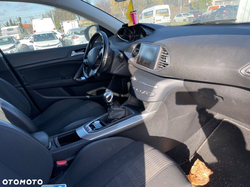 Peugeot 308 1.6 BlueHDi Allure S&S - 9