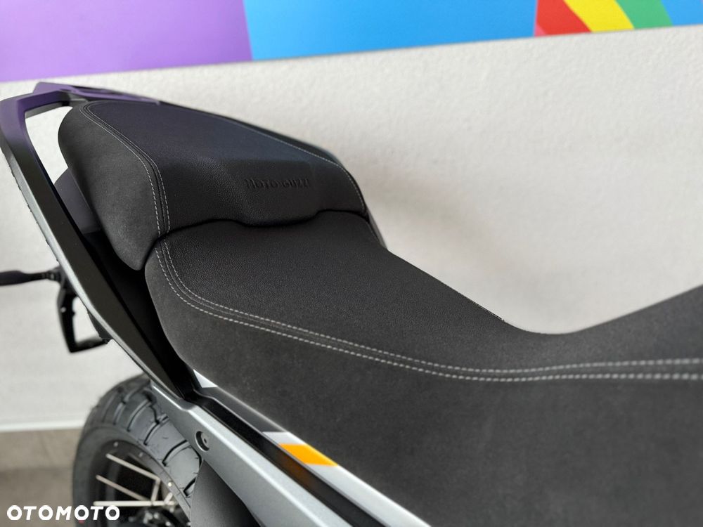 Moto Guzzi Stelvio - 10